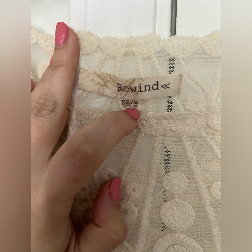 Cream floral lace top - Picture 2 of 2